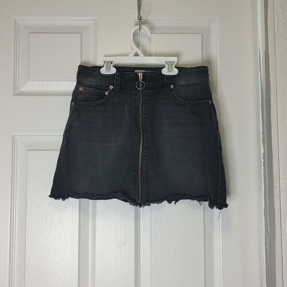 We The Free Zip Up Black Denim Mini Skirt Women's Regular Size 25 - Picture 2 of 10